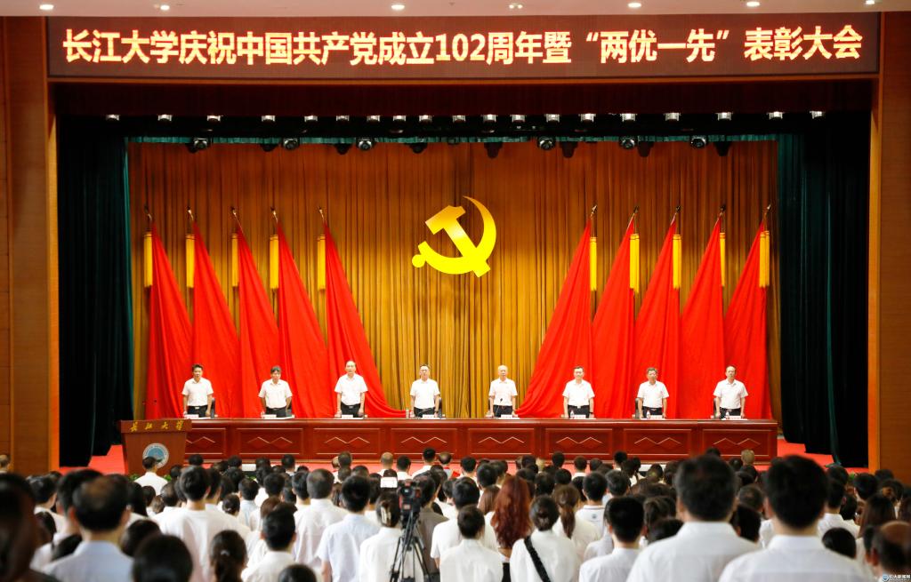 说明: //news.cnrmovie.net/__local/5/FB/3C/7A69164ADD44C0011D8724ADEB5_E915FAE3_19820.jpg